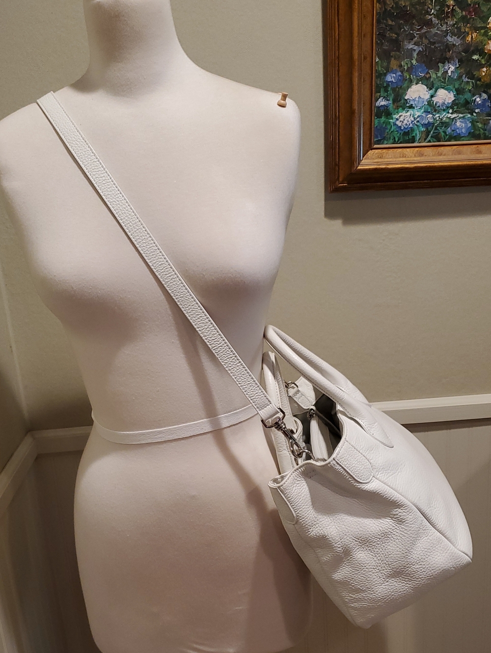 Mark & Graham Small Elisabetta Slouch Bag - Picture 6 of 14